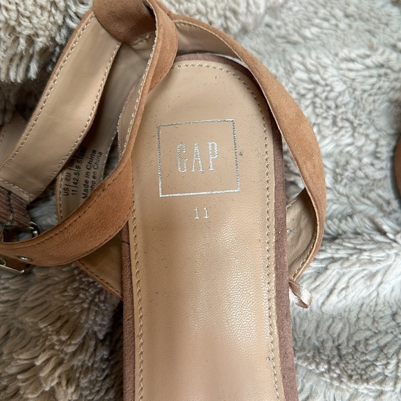 NWOT Gap pink suede buckle heel sandals - Picture 3 of 8